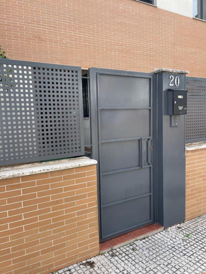 Stelarium-Suite Con Bano Privado En Casa Compartida-Uebica2 Mairena del Aljarafe Exterior photo